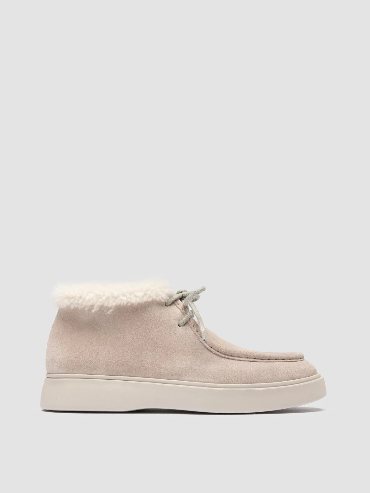 FRAME 110 - Beige Suede Chukka Boots Heart Glow