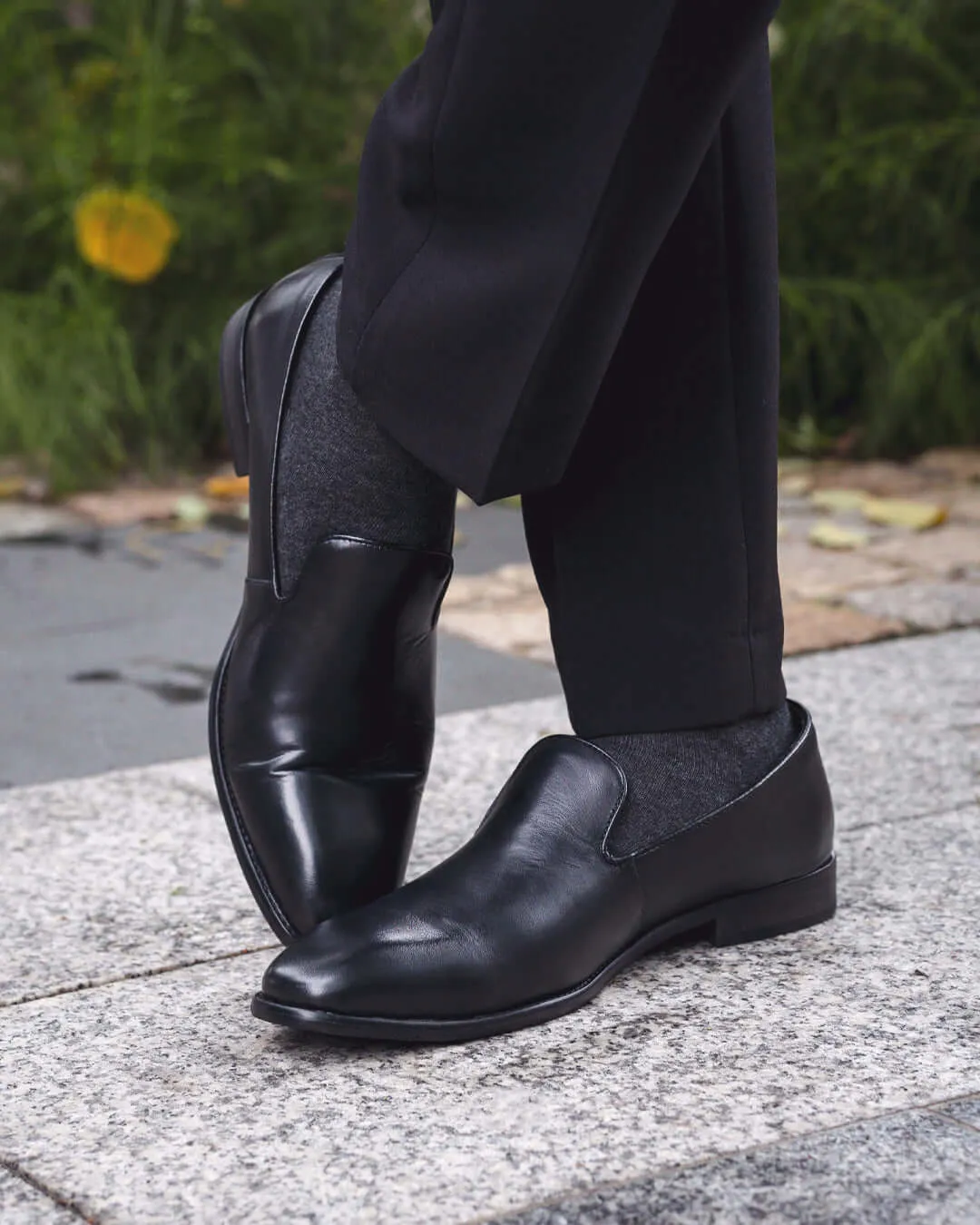 Blake Loafer Slipper - Solid Black Breathable Design