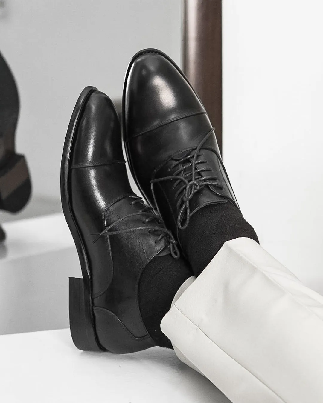 Oxford Cap Toe - Black Lace Up Elegant Walk