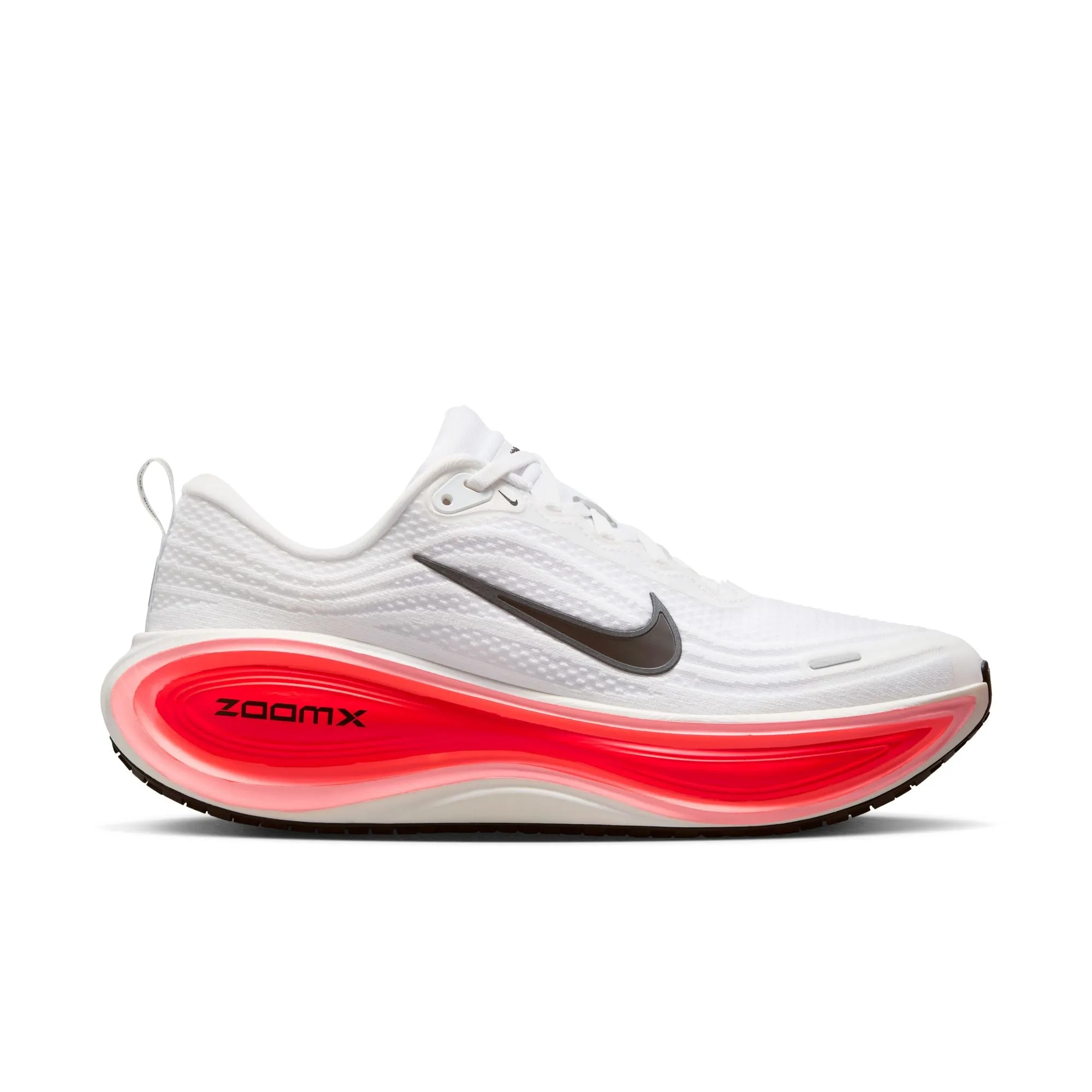 Men's Nike Vomero Plus running in rainy weather Heel Stabilization