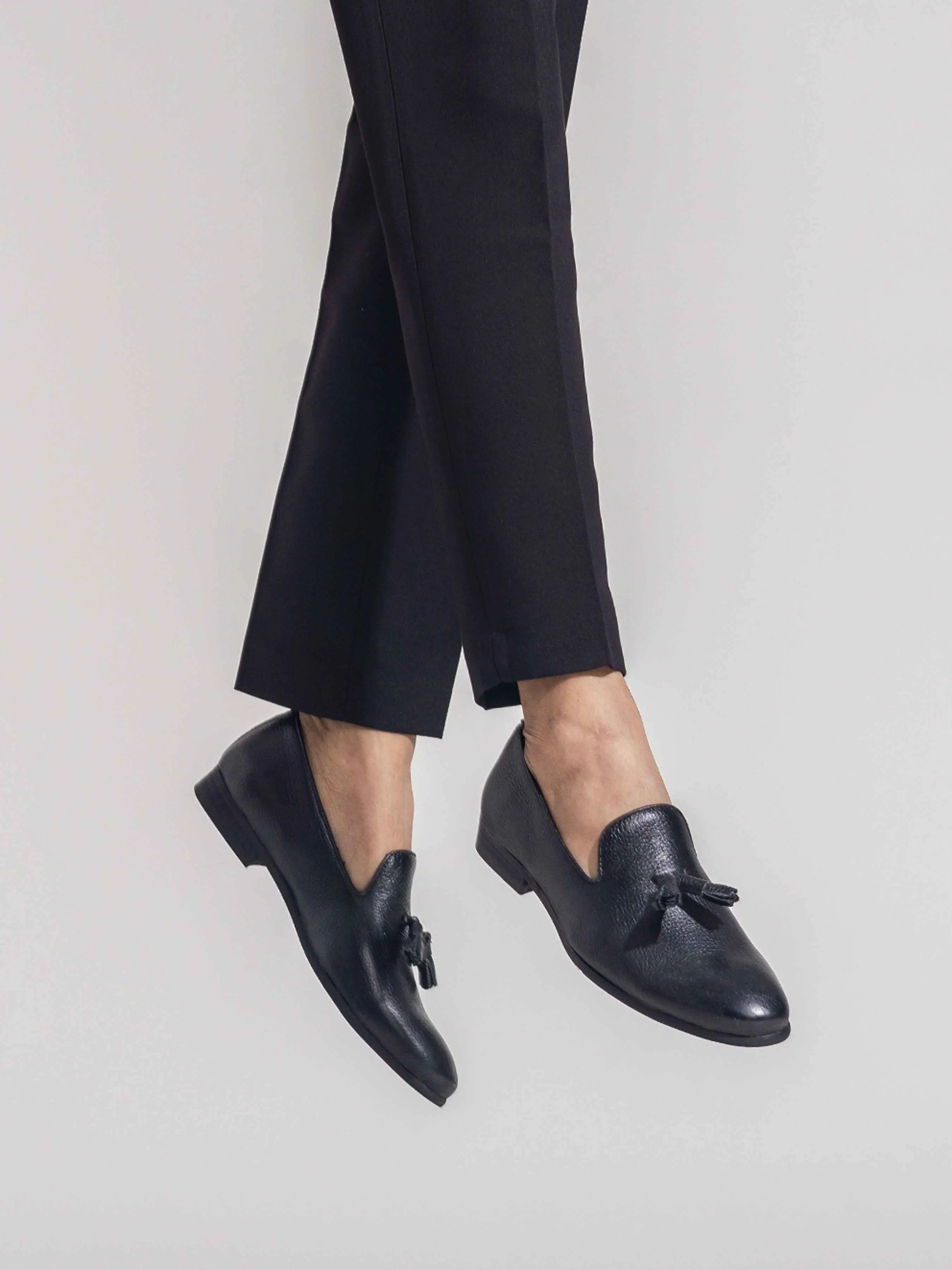 Trend Flow Weekend Style Loafer Slipper - Black Pebble Grain Leather