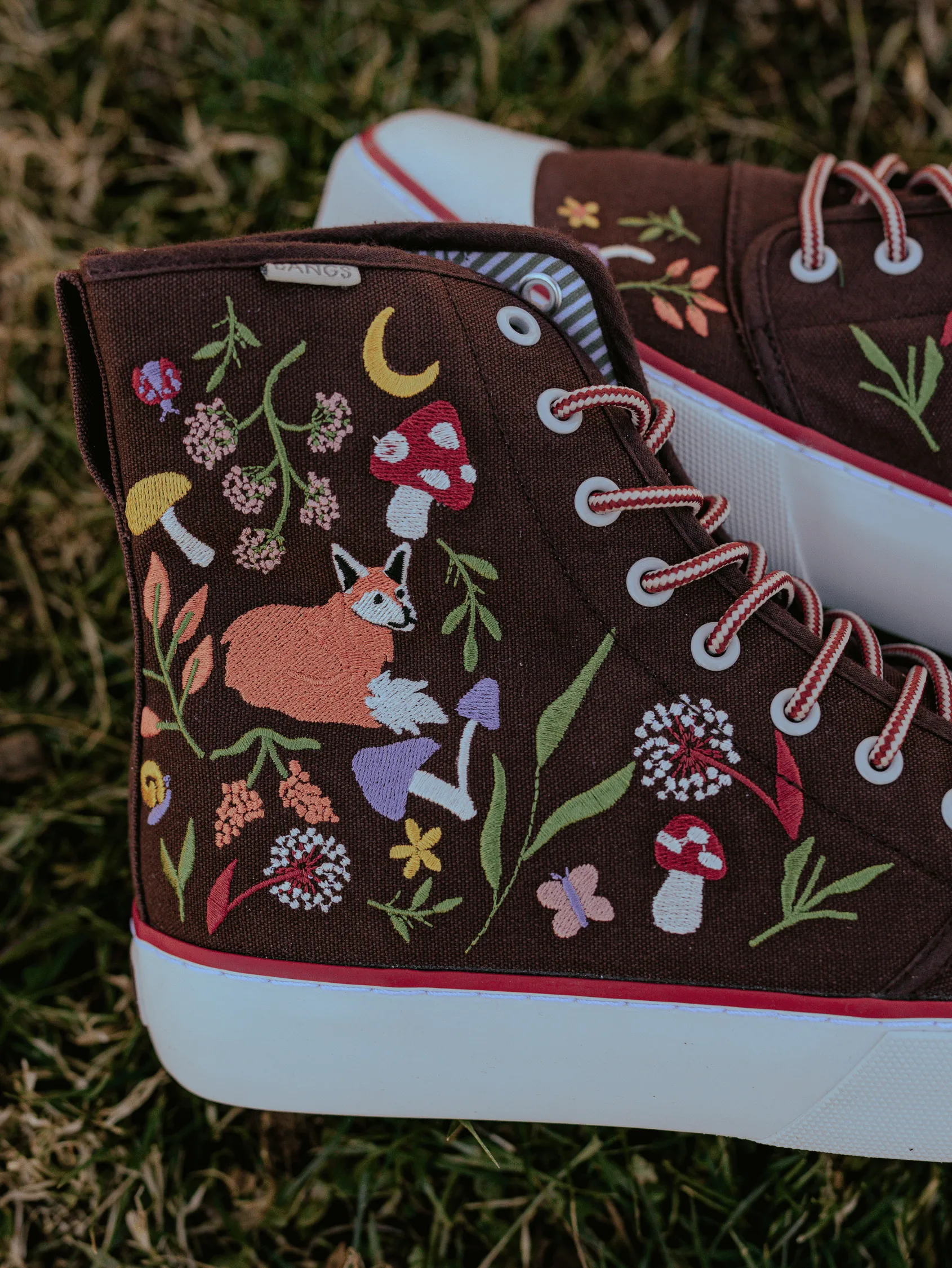 Easy Packing Maple Meadow Platform High Top