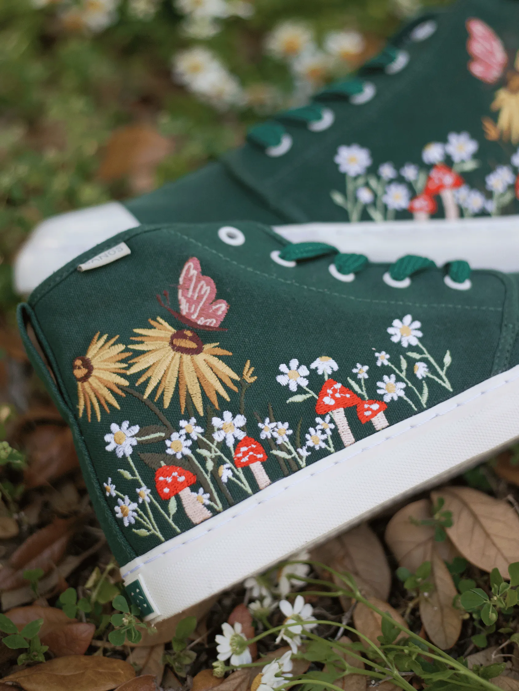 Round Toe Design Fluttering Fields High Top