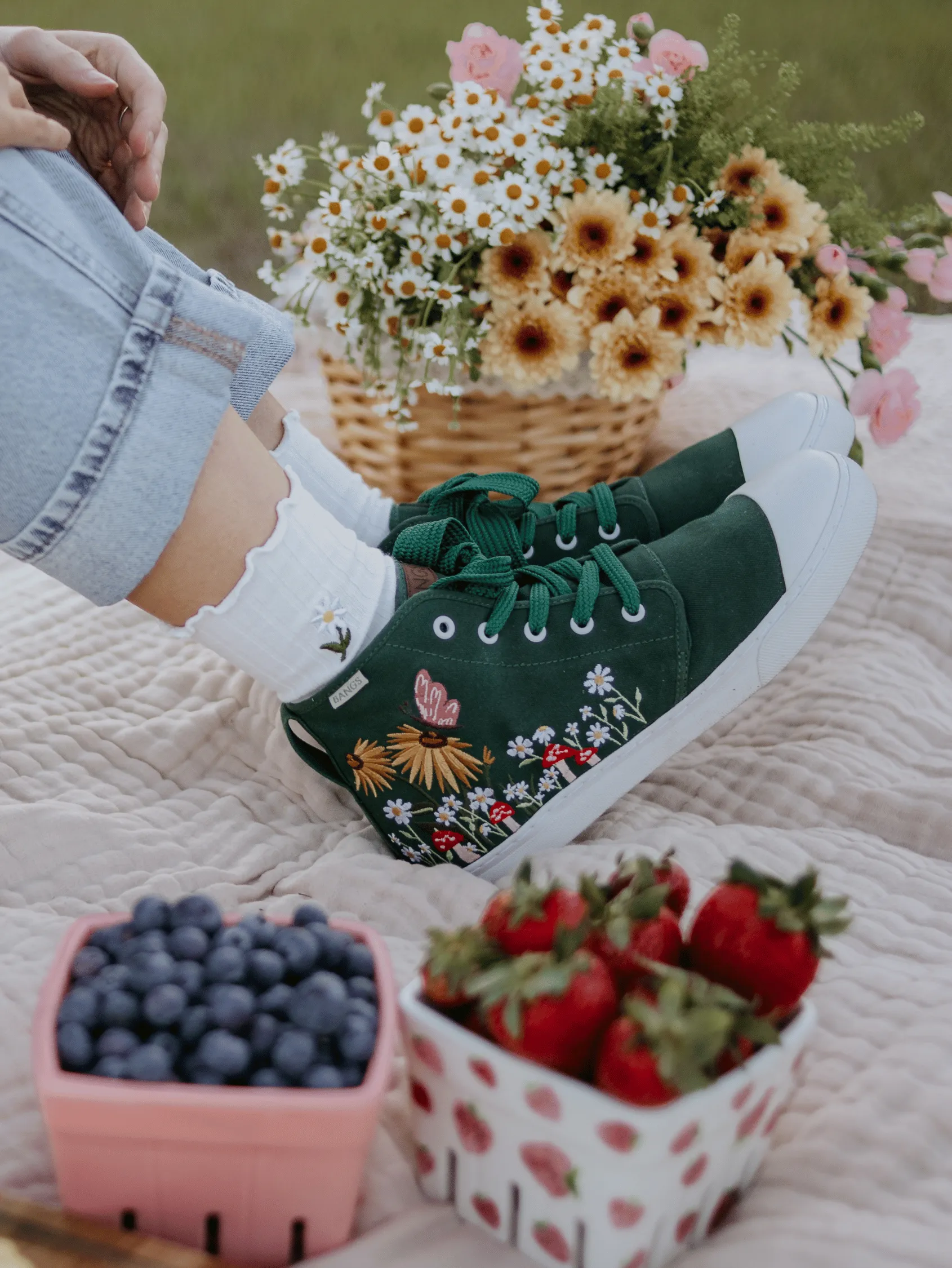 Fluttering Fields High Top Win Hike Glide Step