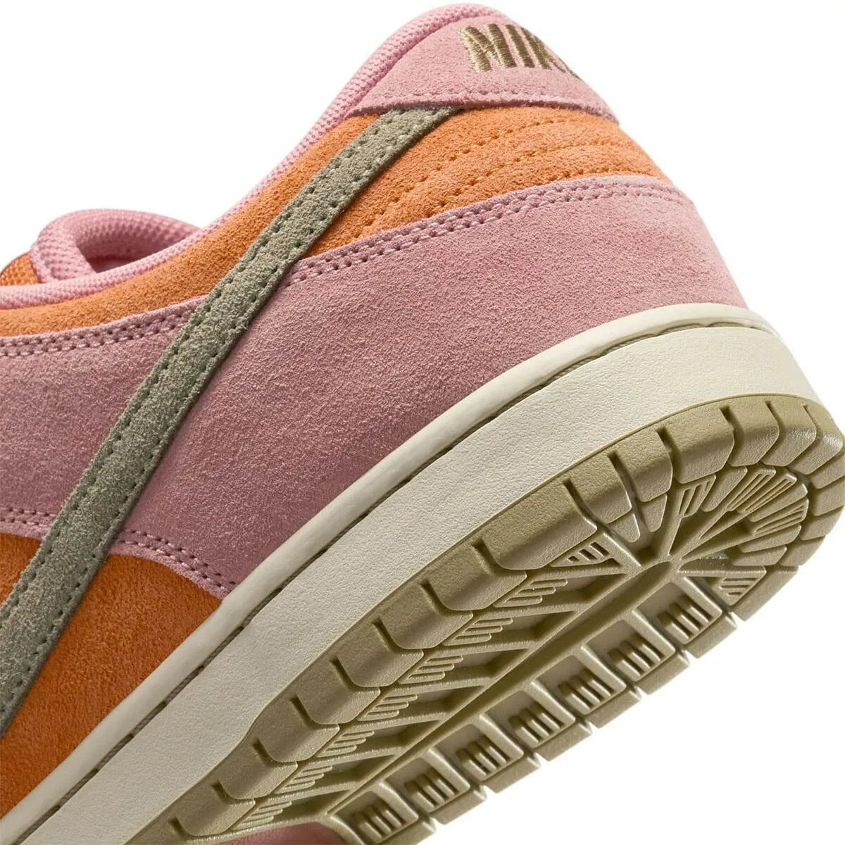 Nike SB - Dunk Low Pro Shoes Red Stardust Comfortable Padding Street Vibe