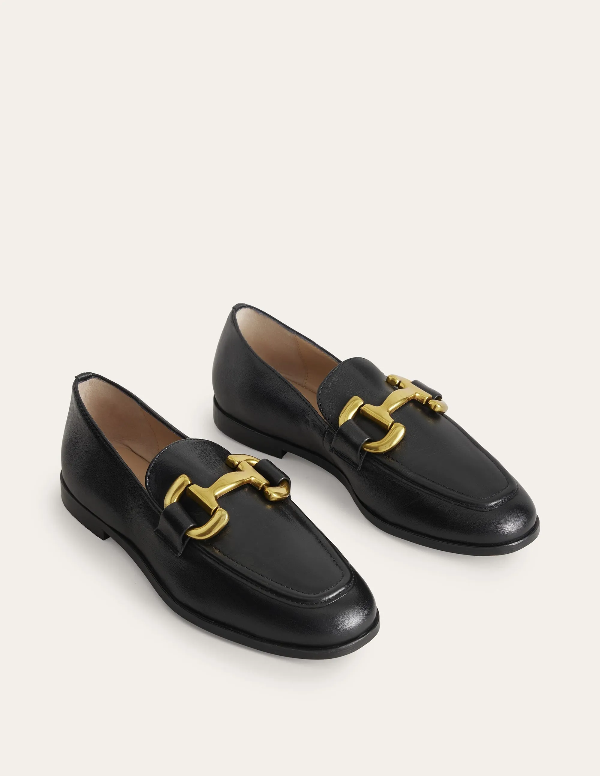 Iris Snaffle Loafers-Black Practical Step Heel Guard