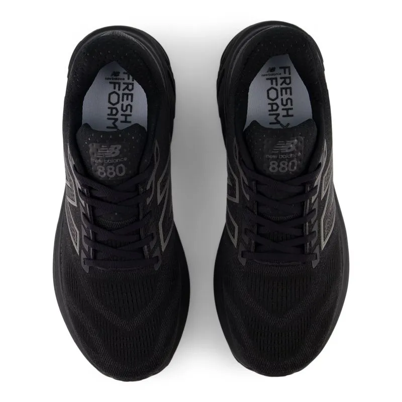New Balance Fresh Foam X 880v15 2E WIDE Mens Running Shoes running with a group