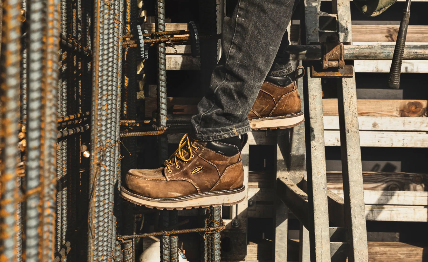 Men's Cincinnati 6" Waterproof Boot (Carbon Toe)  |  Belgian/Sandshell Peak Ready
