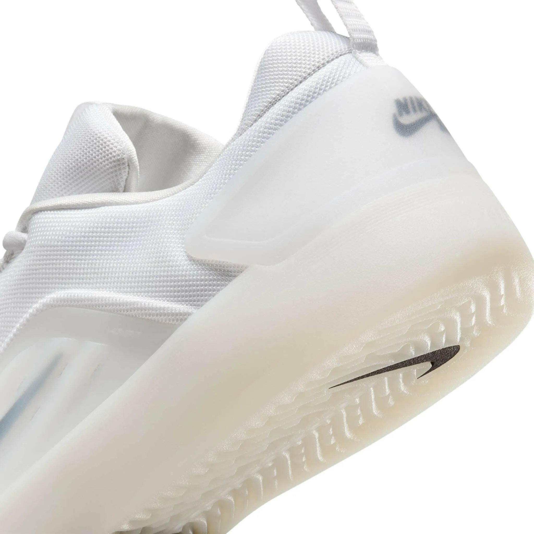 Nike SB - Nyjah 4 Shoes White/Black Adaptive Fit sports performance