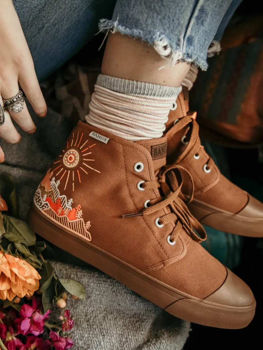 Pet Pace Sunrise Mountain High Top