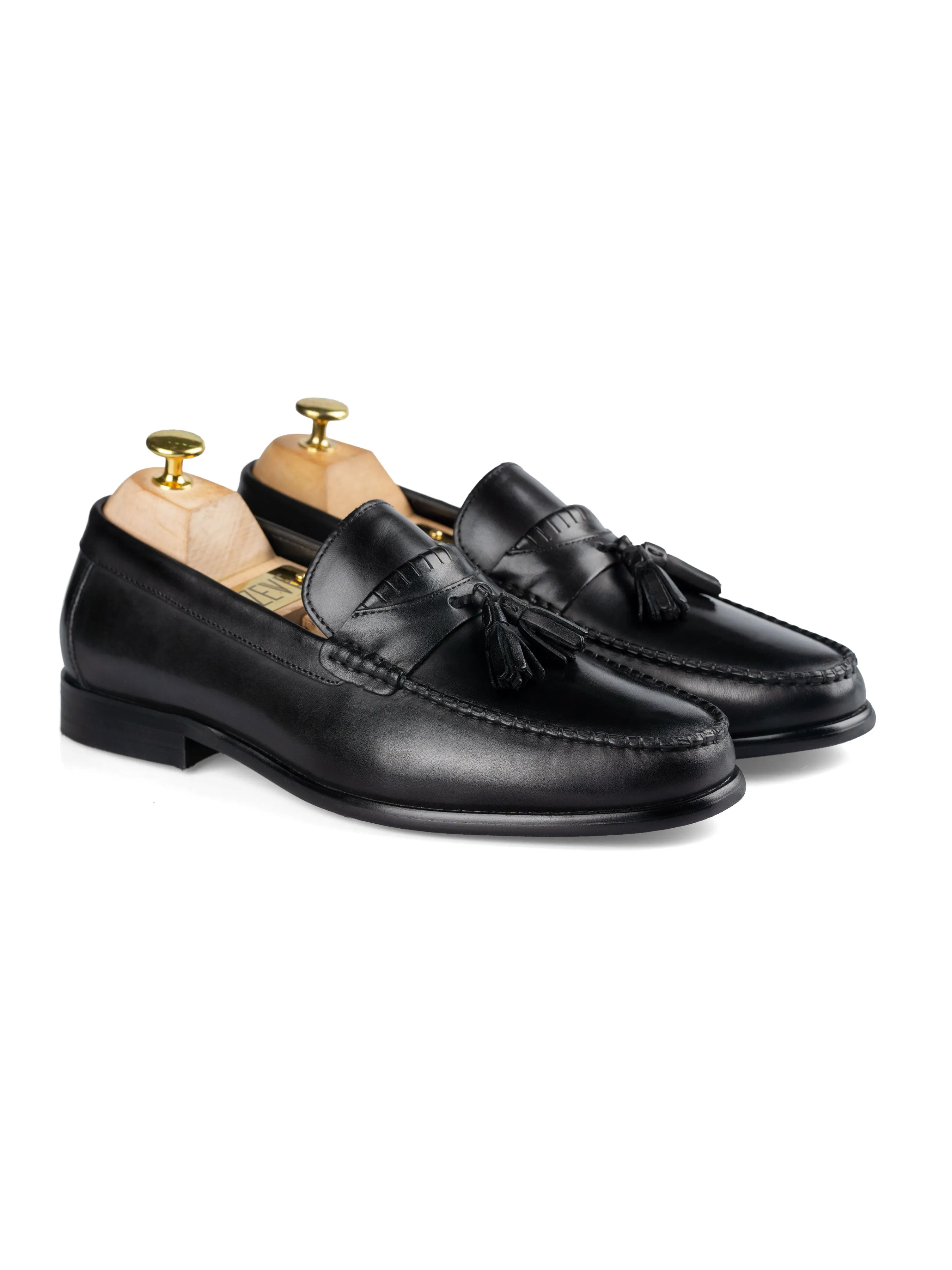 Coffee Spot Quick Breeze Tassel Moccasin Loafer - Solid Black