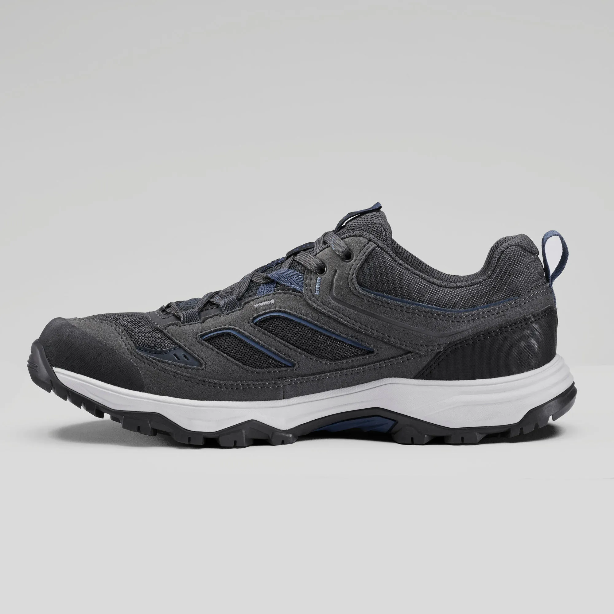{*carbon-gray-8555093*}