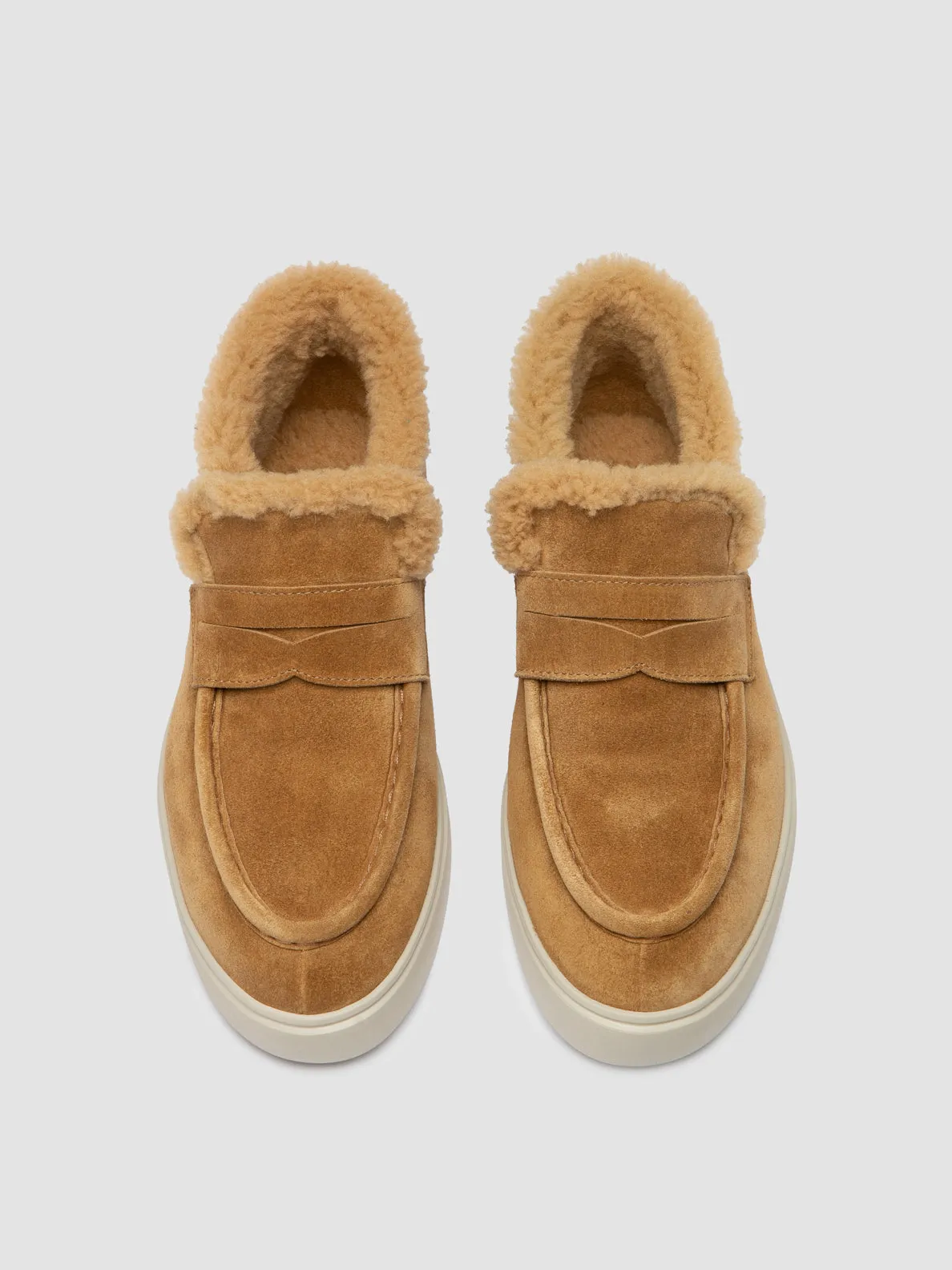 Narrow Fit FRAME 111 - Camel Suede Chukka Boots