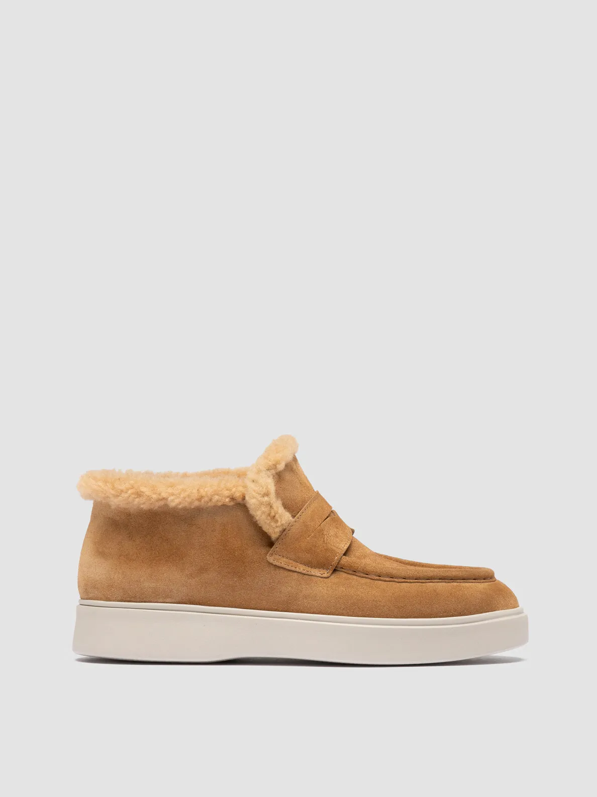 Ventilation holes FRAME 111 - Camel Suede Chukka Boots