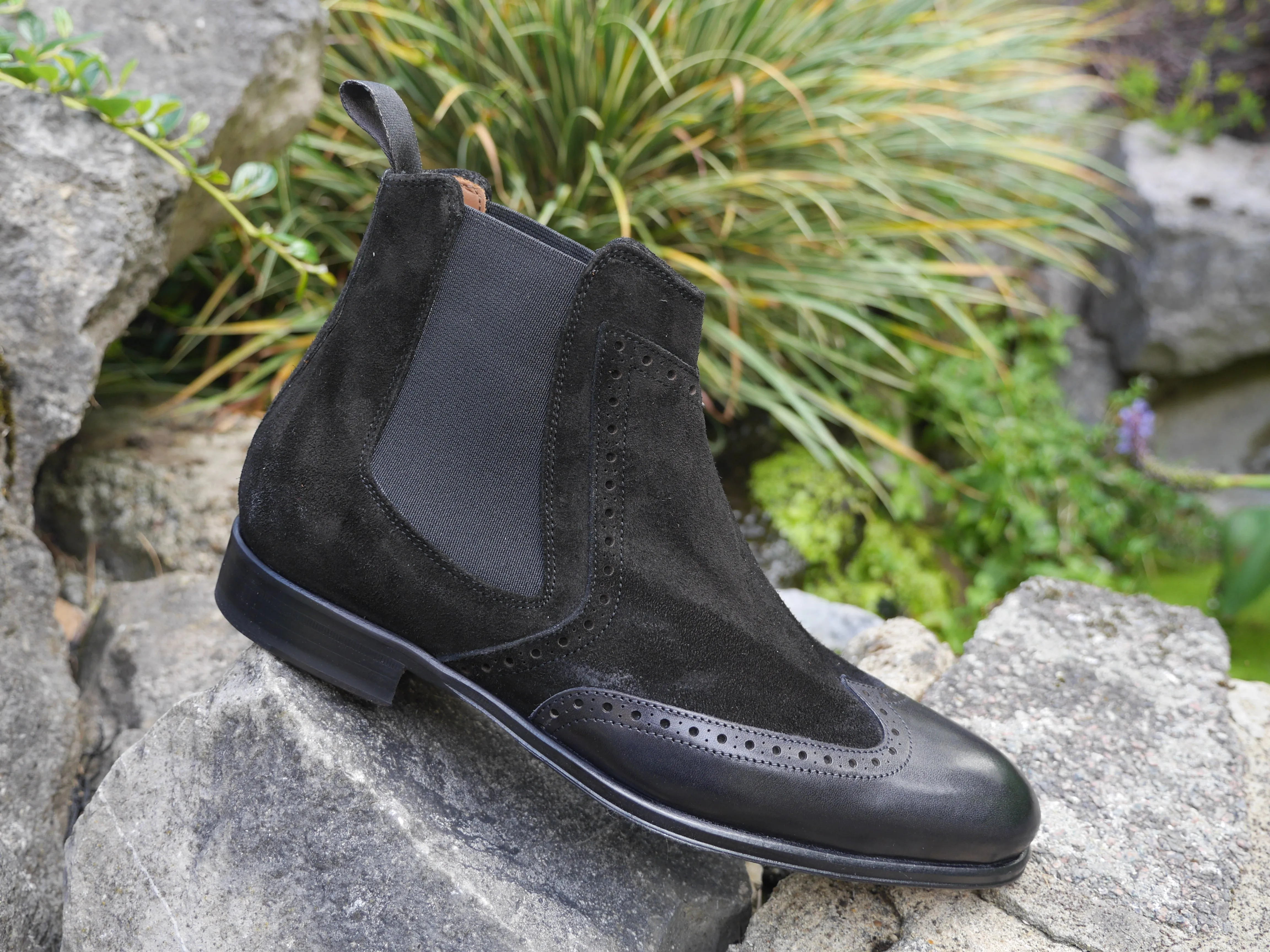 Street-Ready Boots 1142 - Bitols Suede Nero